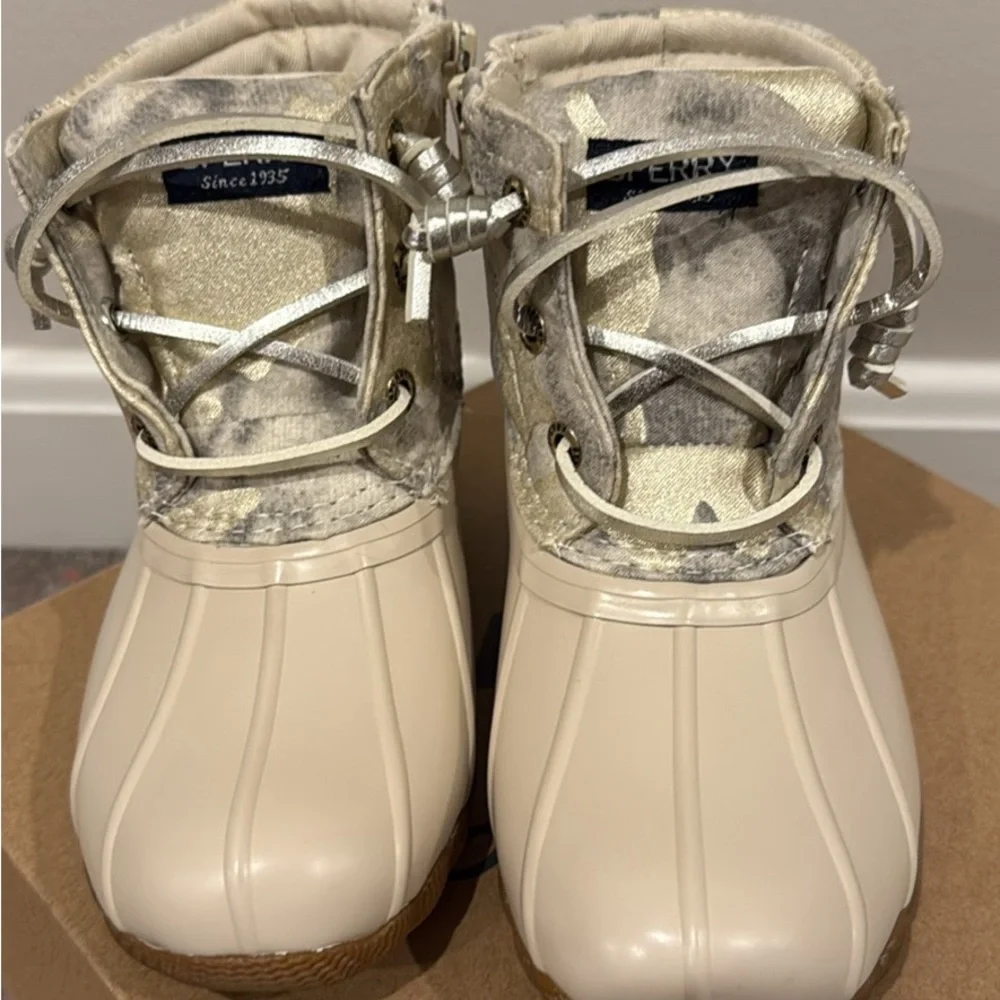 Sperry Saltwater Boots in oat for youth girls. New
